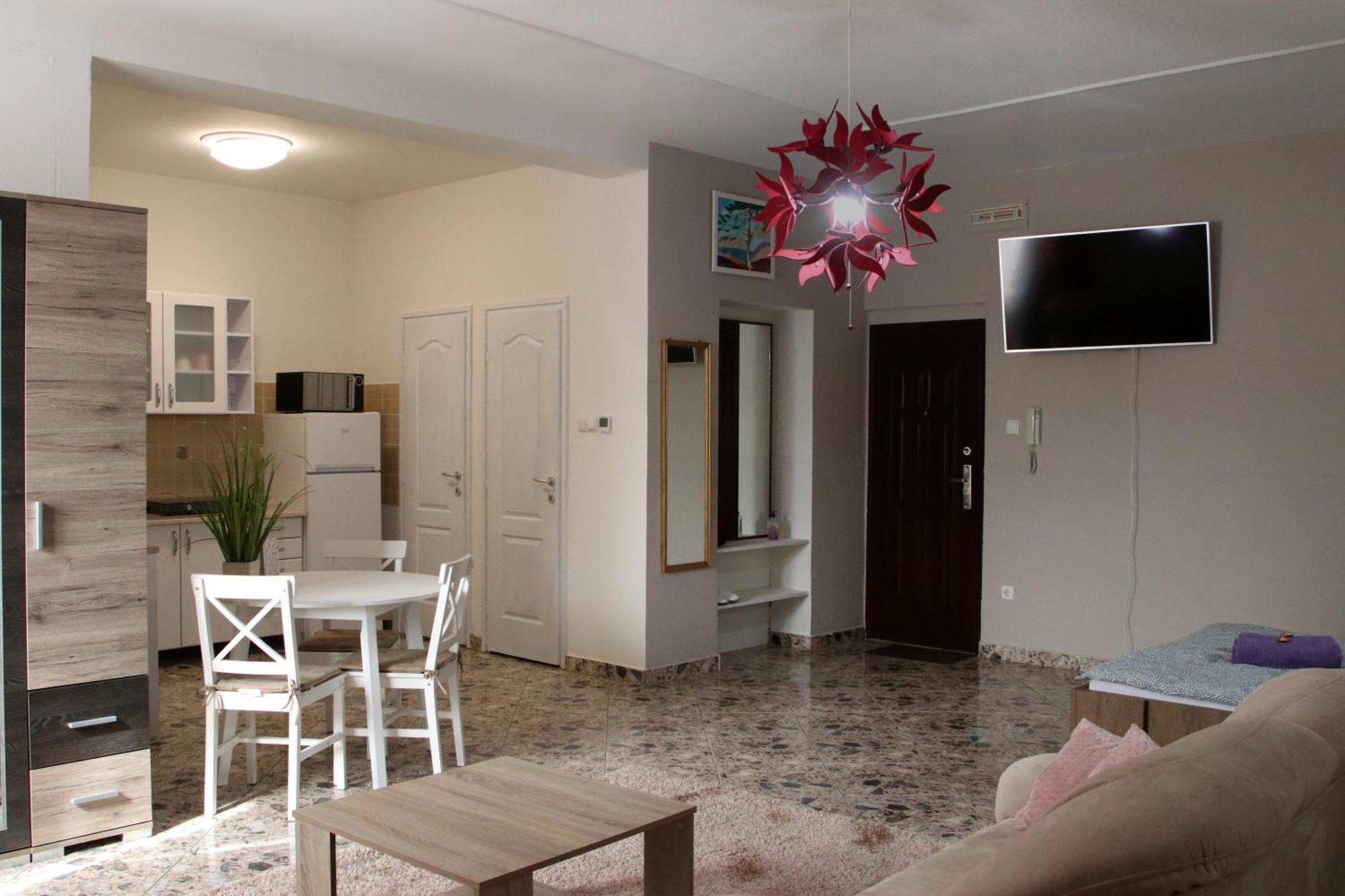 Tulipan Apartman Godollo Exterior photo